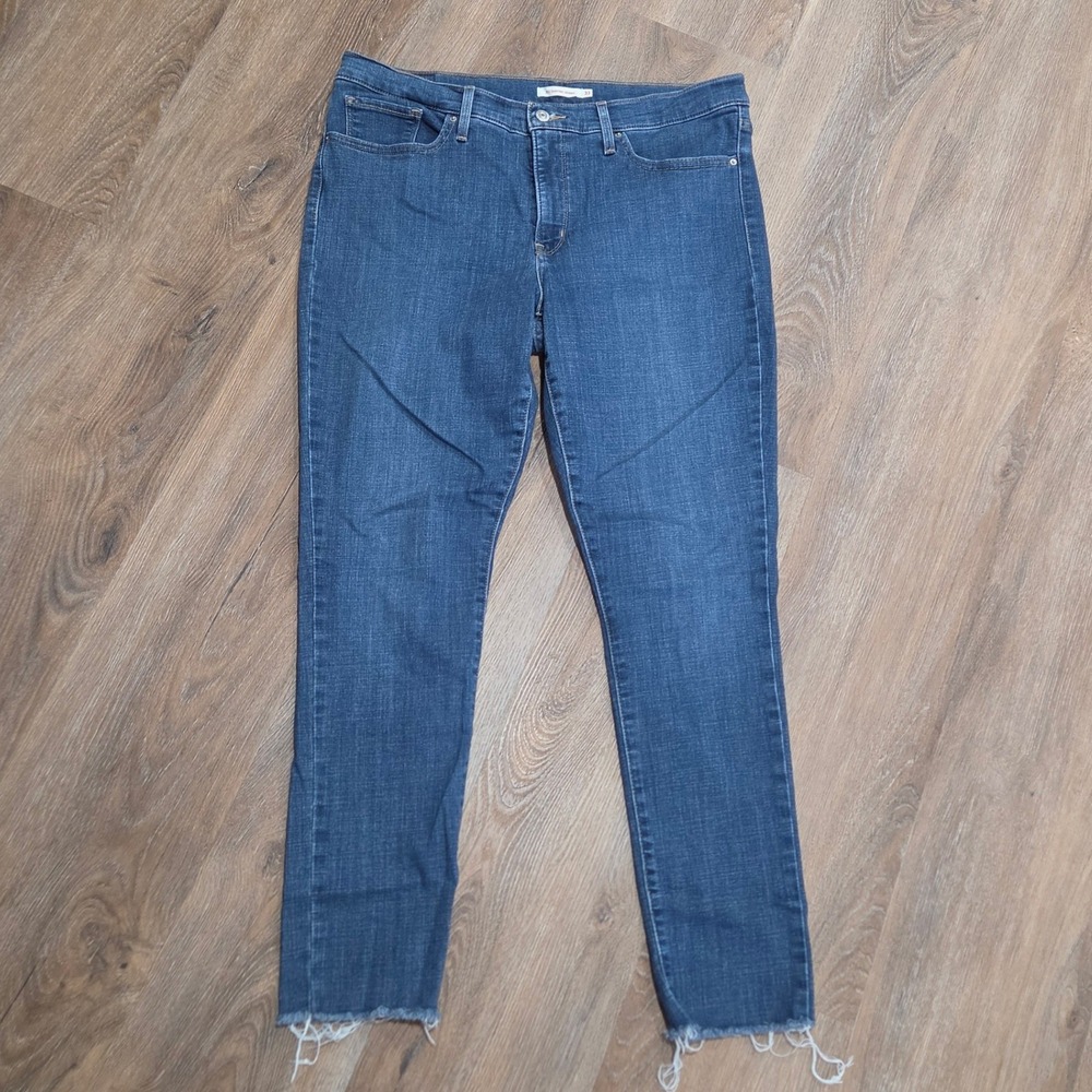Levis 311 Shaping Skinny Jeans Womens 33 Medium Wash Blue Raw Hem Denim